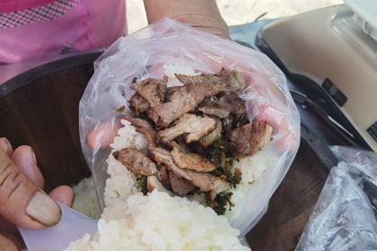 侗乡糯米饭包烤肉