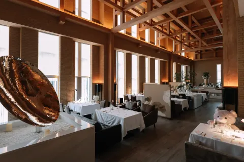 Aurora Restaurant