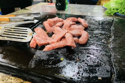 长白山火山石烤肉