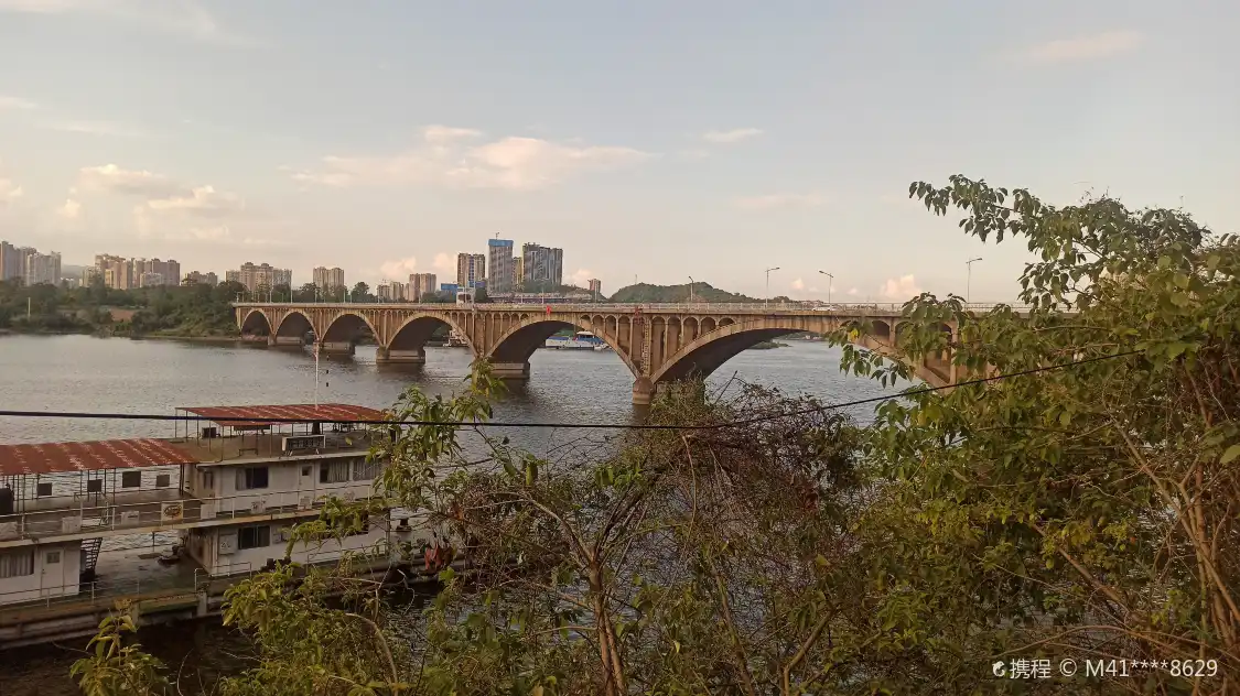 Hotels near Huangbaihe Bridge