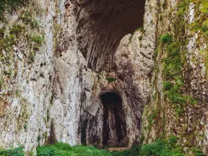 Potpeće Cave