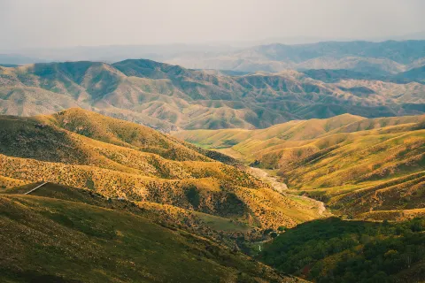 春坤山