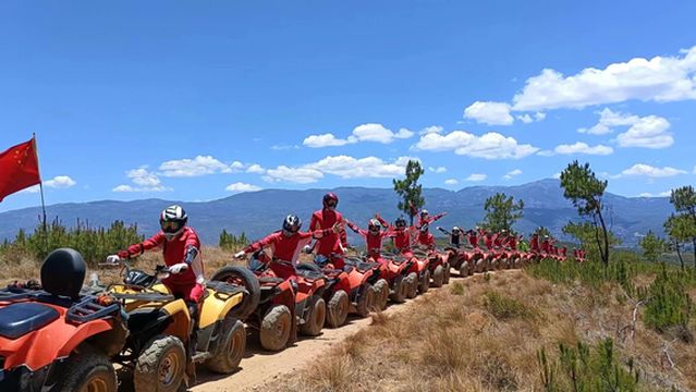 li jiang ji su cong lin yue ye sha tan che lu ying ju le bu