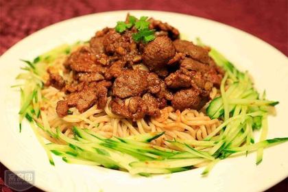 高胡赛东乡人家