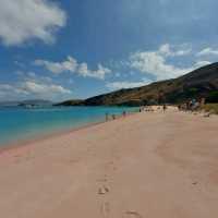 Pink Beach Labuan Bajo