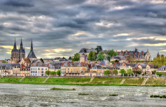 盧瓦爾河谷城堡區一日遊【巴黎來回 可選語音導覽】