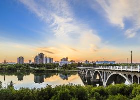 Hotels near Costco Saskatoon