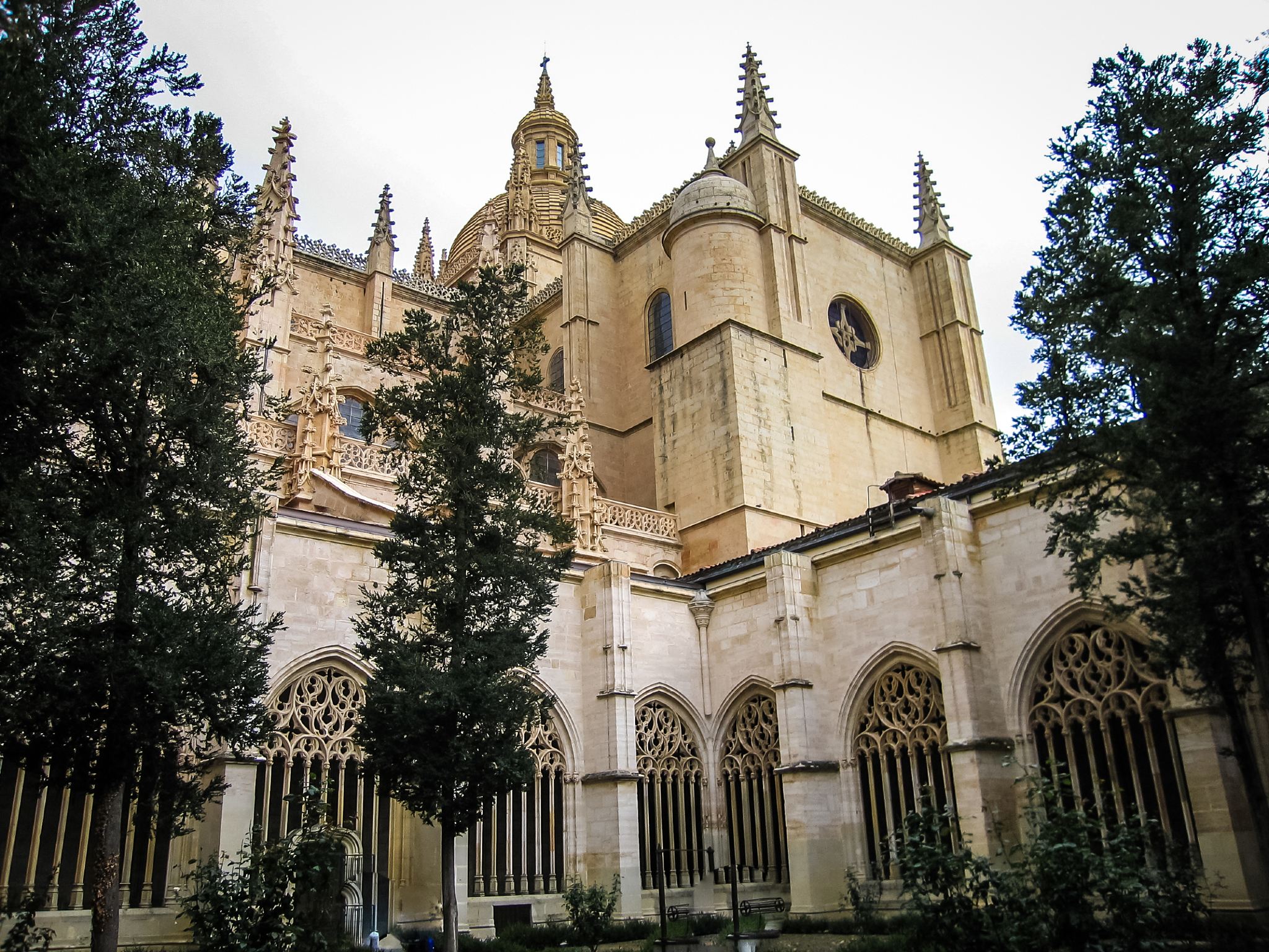 ทัวร์ 1 วันเมืองเก่าอาบีลา + เซโกเบีย (ทัวร์ภาษาอังกฤษ/สเปนไปกลับจากมาดริด)