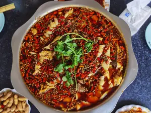 关渔小院肥肠鱼火锅(大英店)