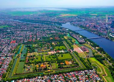 フエ行き飛行機