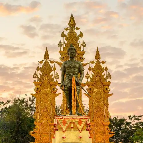 อนุสาวรีย์พ่อขุนเม็งรายมหาราช