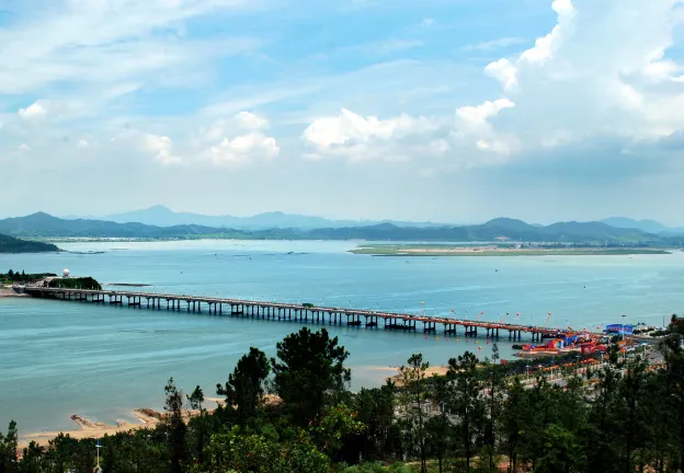 Номер с видом на горы Отели в г. Дунсин