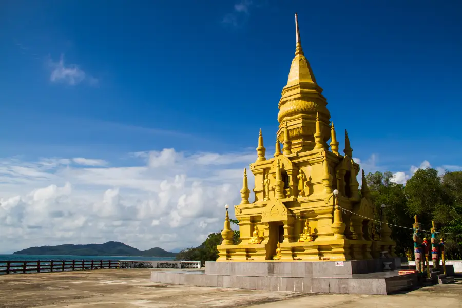 Pagoda Laem Sor Temple