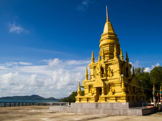 Pagoda Laem Sor Temple