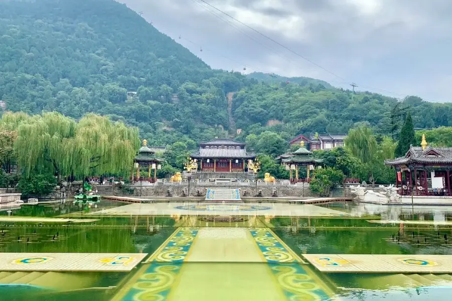 Feishuang Palace