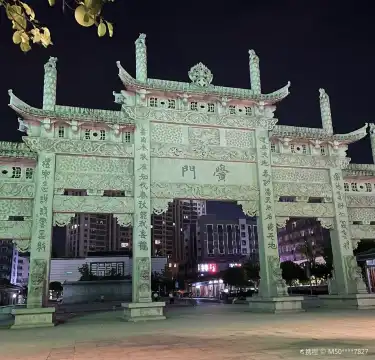 門広場周辺のホテル