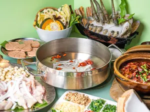 鸡姨·椰子鸡海景餐厅(南湾店)