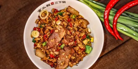 富正毅三下鍋連鎖(三店)