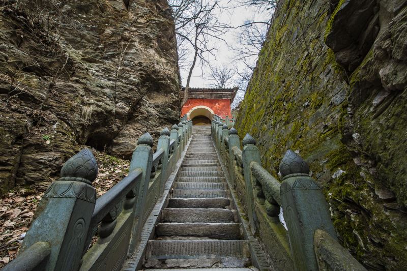 Yitian Gate