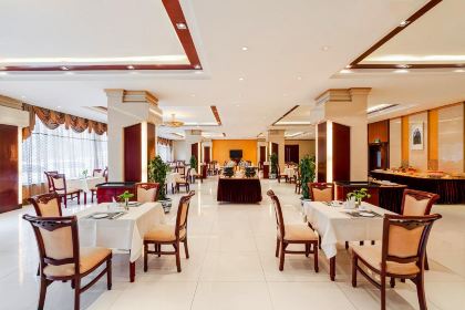 SHAN SHUI YUAN DA JIU DIAN BAI LE MEN CAN YIN BU