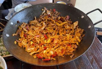 寨子里的-钵钵菜(火车站店) 여행 사진