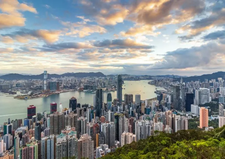 Hong Kong Travel Guide: What to SEE, DO & EAT in HONG KONG