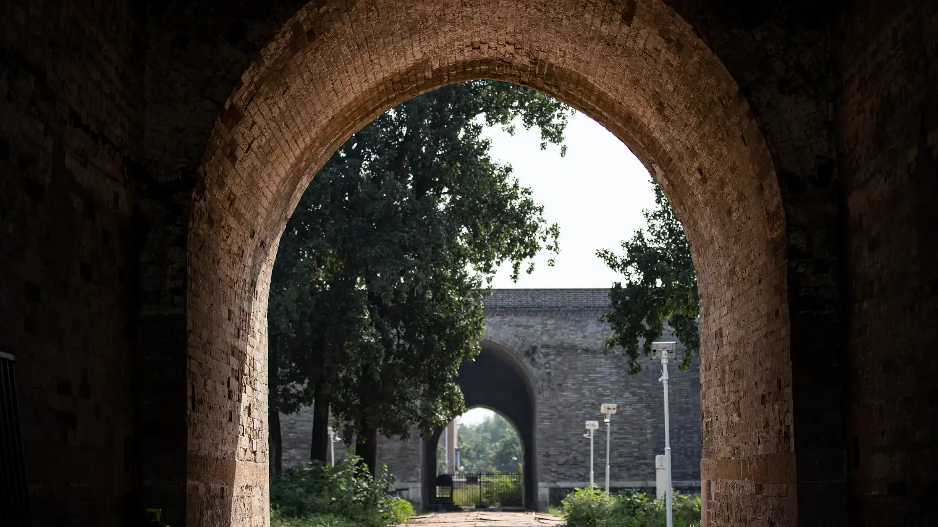 Hotels near Gonghua City