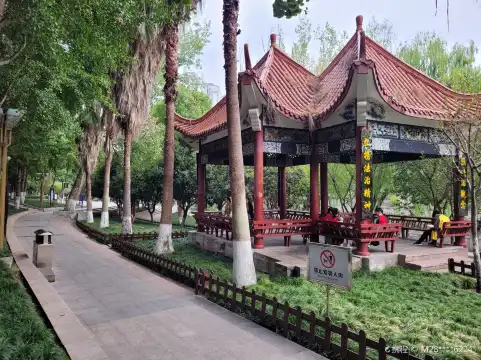 浜河公園(重慶市大足区薬品監督稽查大隊南)周辺のホテル