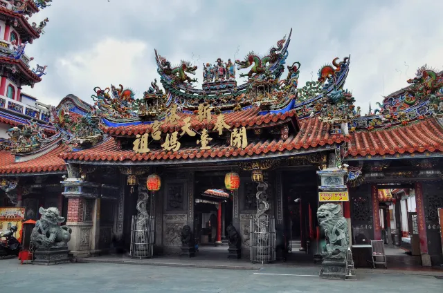 新港奉天宮的廟宇建築與剪黏交趾陶裝飾