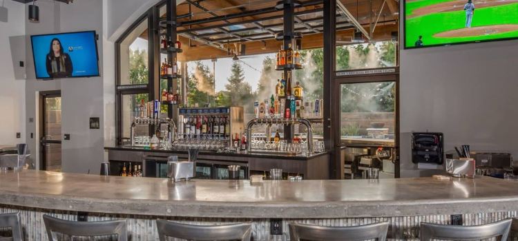 THE POINT Patio Bar & Bistro