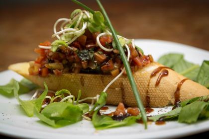 EAT Bar & Grill Restaurant Karon