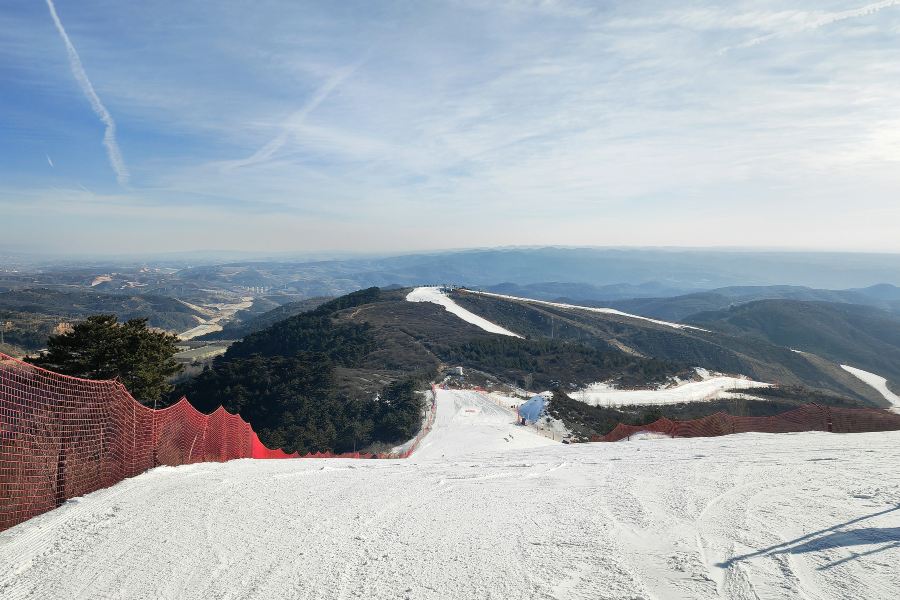 烏金山李寧國際滑雪場