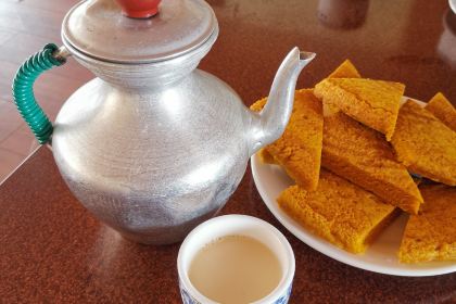 梅里特色火锅店