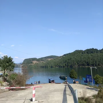 สวนสาธารณะพื้นที่ชุ่มน้ําแห่งชาติทะเลสาบไบลาร์