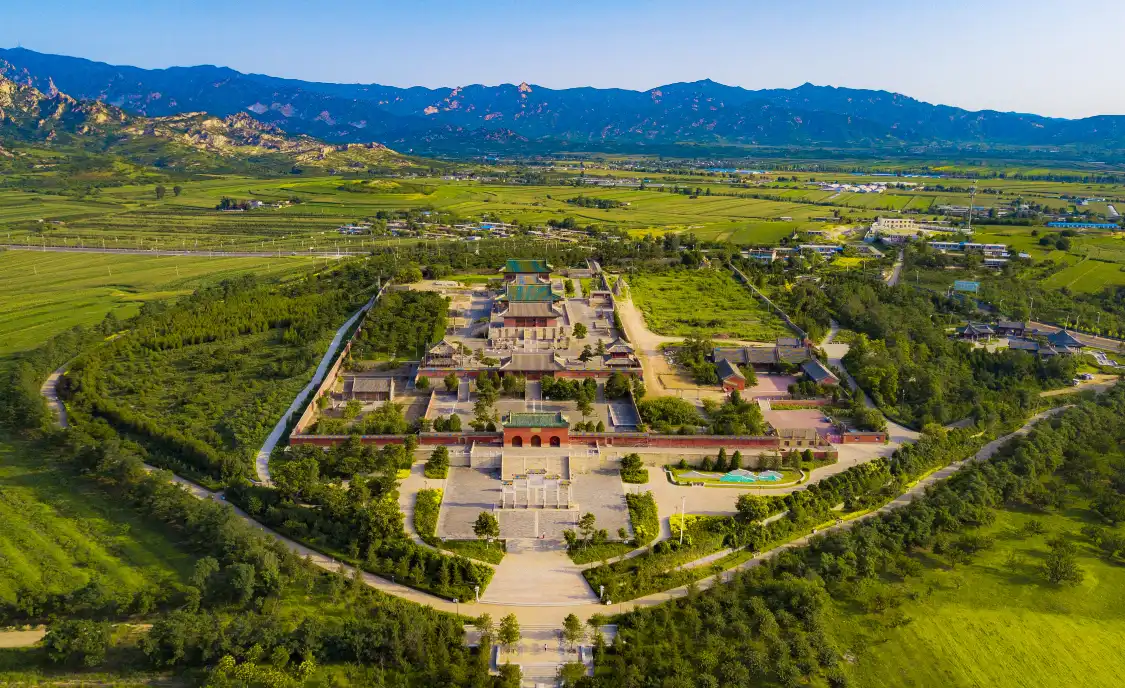 Hotels near Beizhen Temple