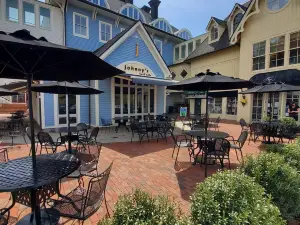 Johnny's Bar & Grille