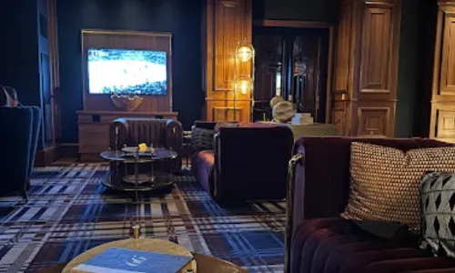 Allē Lounge on 66