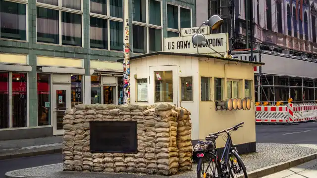 Hotels near Checkpoint Charlie