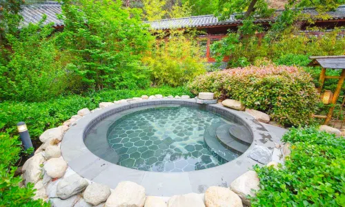 Mengshan Kanggu Hot Spring