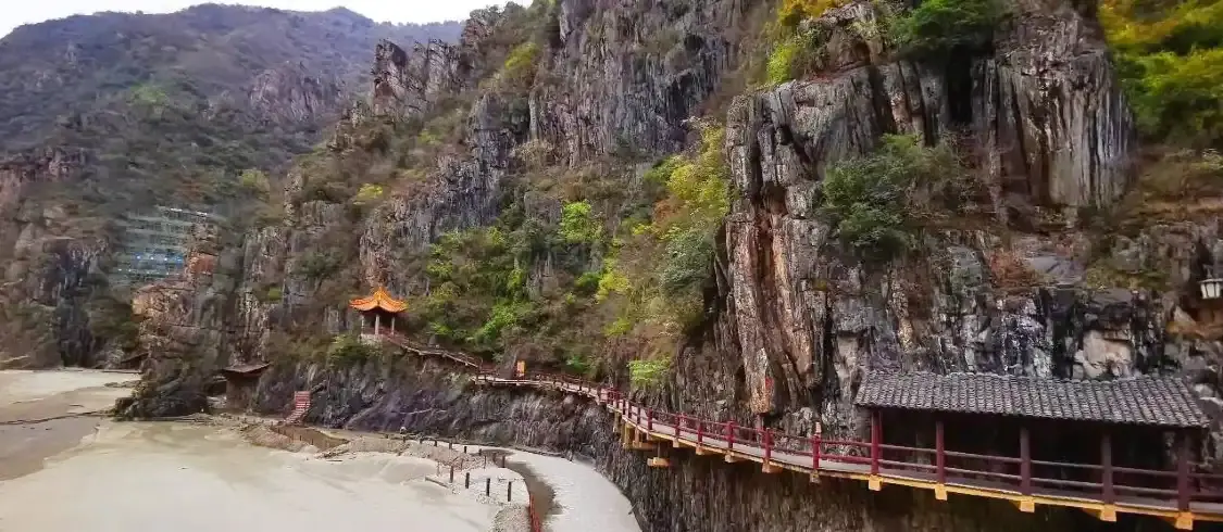 Các khách sạn gần Xigou Plank Road Ruins