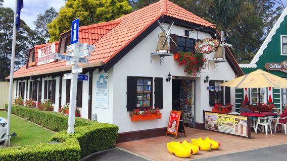 The Clog Barn Tourist Attraction & Caravan Park
