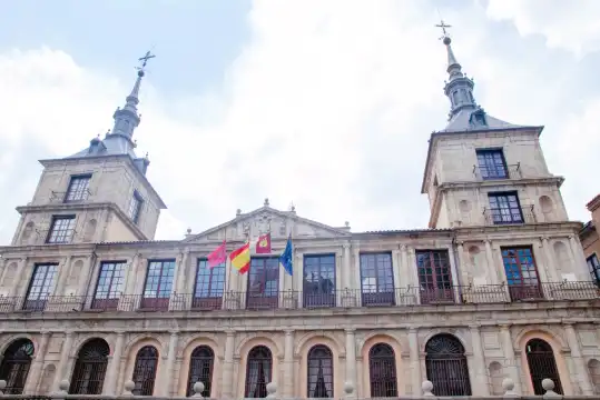 Hotels near Toledo City Hall