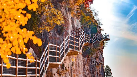 Qingtong Mountain Grand Canyon attraction in Jinan