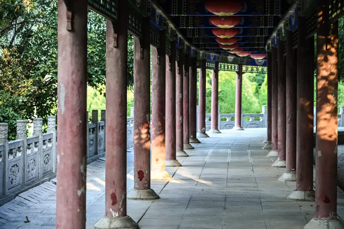 Hotels near Louguantai National Forest Park