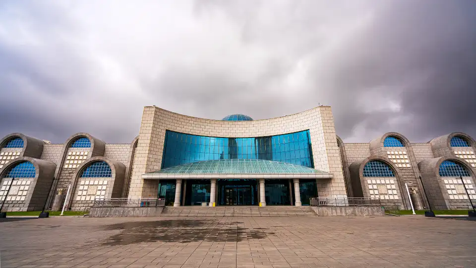 2_The Xinjiang Museum