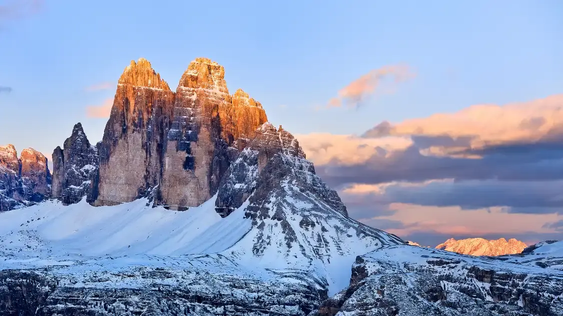 Отели рядом с достопримечательностью «Tre Cime di Lavaredo»