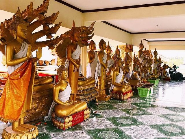 Giant reclining Buddha in Laos