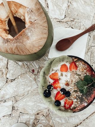 A spacious, yet stylish restaurant in Canggu — perfect for group dining! Penny Lane Bali serves up various sharing plates, loaded fries, big burgers, and unique cocktails that’ll rock your palate. Want some healthier alternatives? Their smoothie bowls are bomb too!

The place is huge, with mostly communal tables inside. You’ll also find a lot of beautiful art pieces and Instagrammable spots around the restaurant. The health protocol here is pretty strict as well; the staffs wear masks all the time and you’ll have your body temperature checked and your hand washed upon entering so everyone will feel safe inside.

Everything we ordered was so good, especially the ‘Pablo Escobar’ — if you love fries, you should give it a try!

#urbanexplorer #tripfoodie #localdelicacies #deliciousfood #foodieheaven