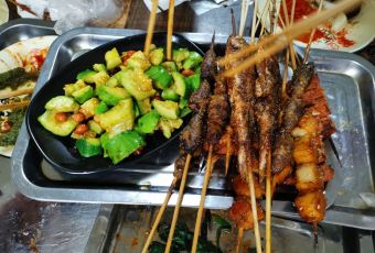 黄二烧烤小天鲜串吧(学院路店) User Photo