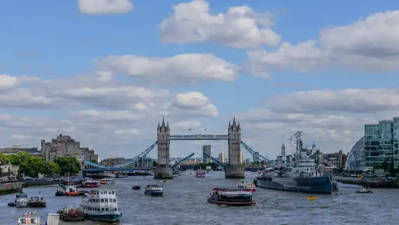 River Thames Sightseeing Cruise Experience in London, UK (optional one-way/round-trip/hop-on hop-off pass + flexible or fixed pier boarding)